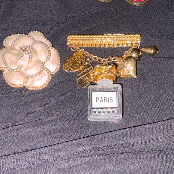 Fabulous Vintage Pins - Picture 5 of 10